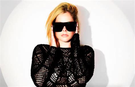 Avril Lavigne wears 'stunning' Balmain outfit in new photoshoot